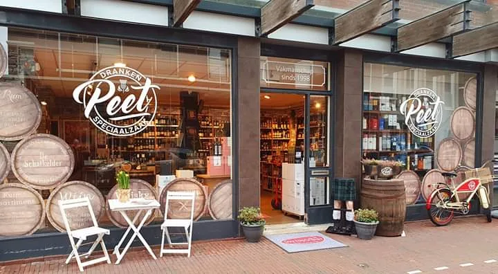 Beeld bij Smuggler’s Logboek #5: De Barrel Smuggler is vreemd gegaan… met zijn broer Peet!